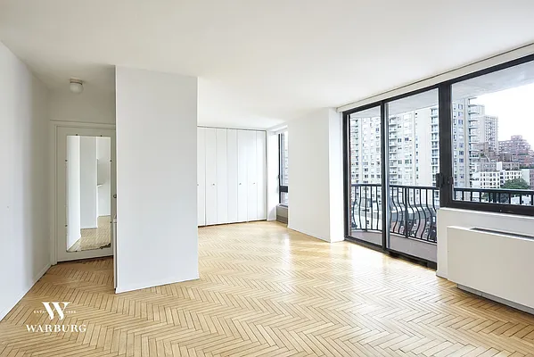 Sold by Warburg | media 12