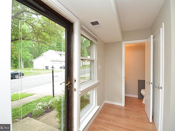 5th image of 6915 Deer Run Dr