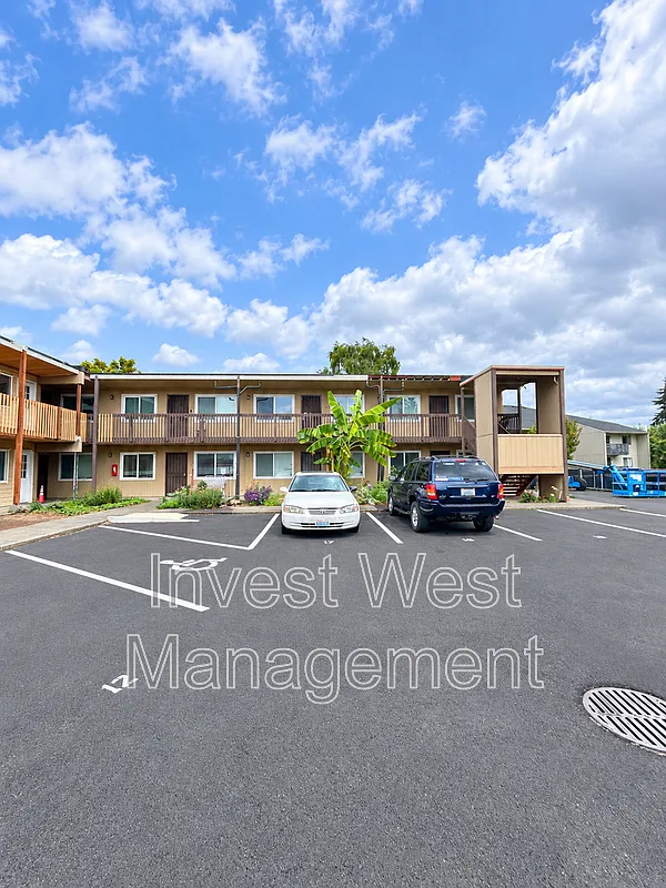 2 bed, 1.0 bath, 720 sqft, $1,295 — Photo 4