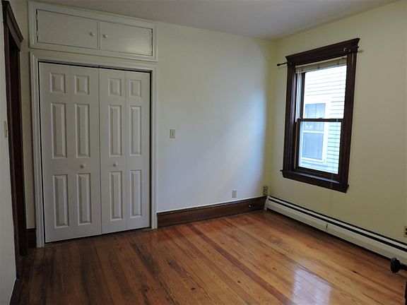 4th image of 126 Kinnaird St #2M