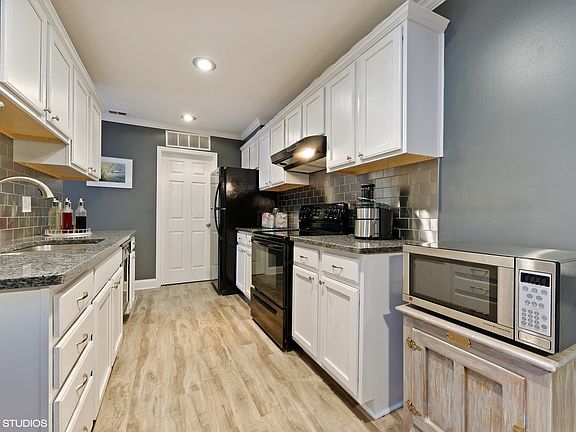 5th image of 5961 Oakwood Dr