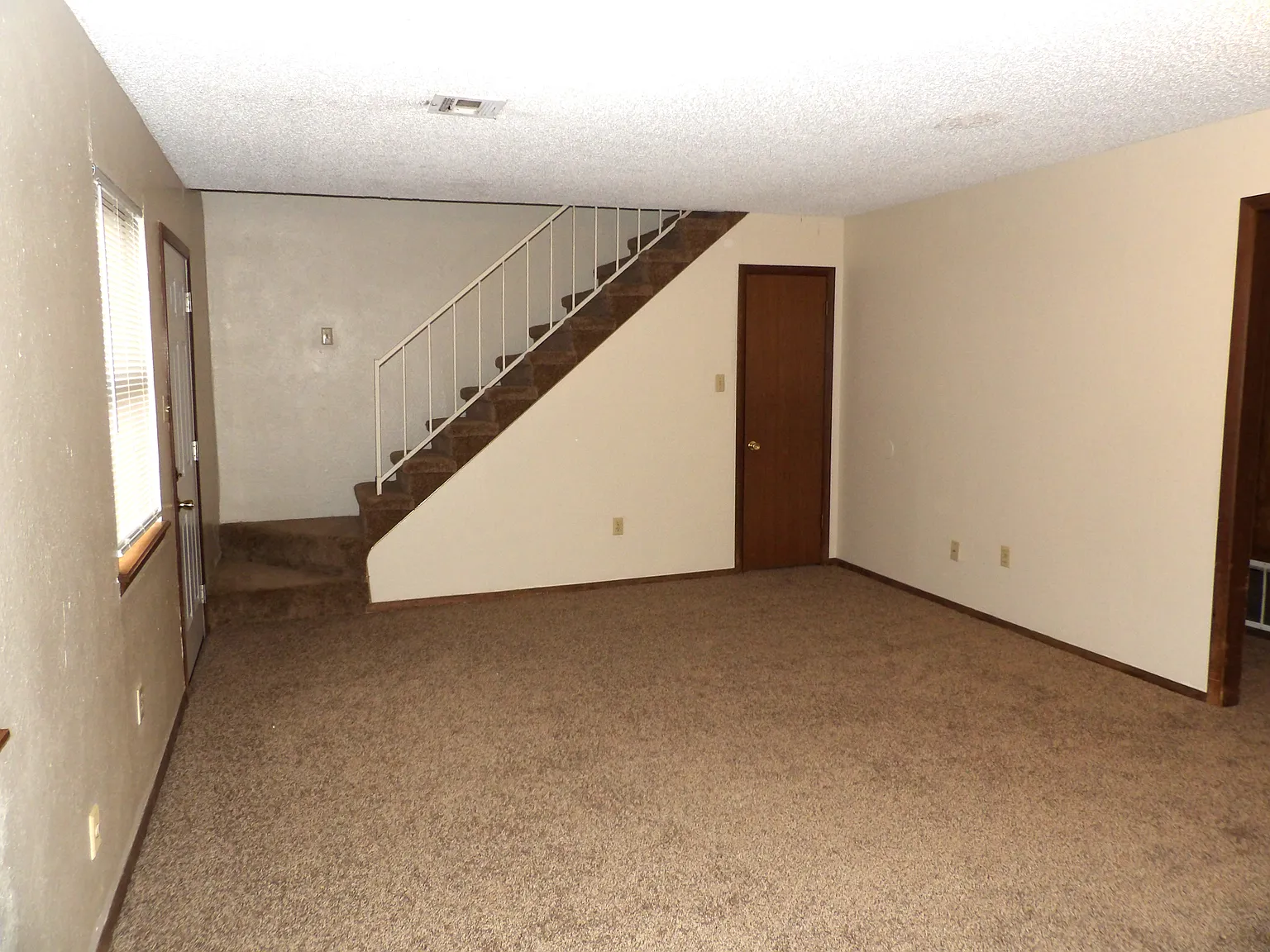 3 bed, 1440 sqft, $995 — Photo 3
