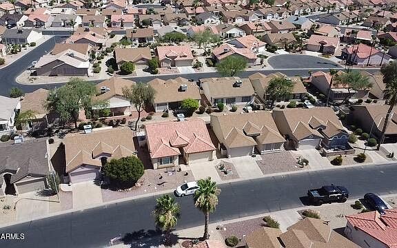 3rd image of 1851 E WESTCHESTER Drive