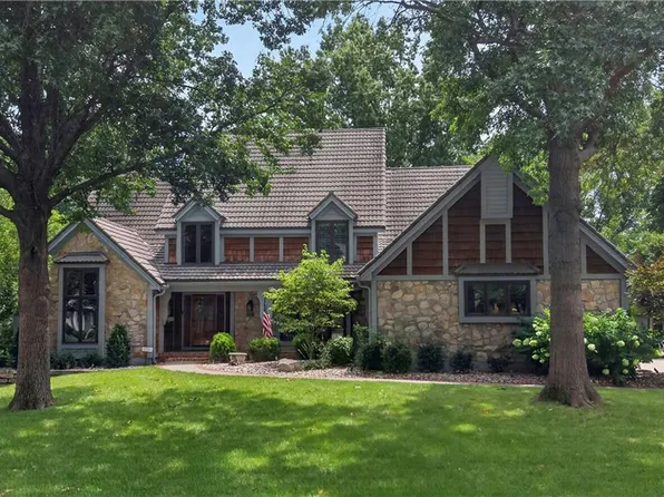 10703 W 124th St, Overland Park, KS 66213