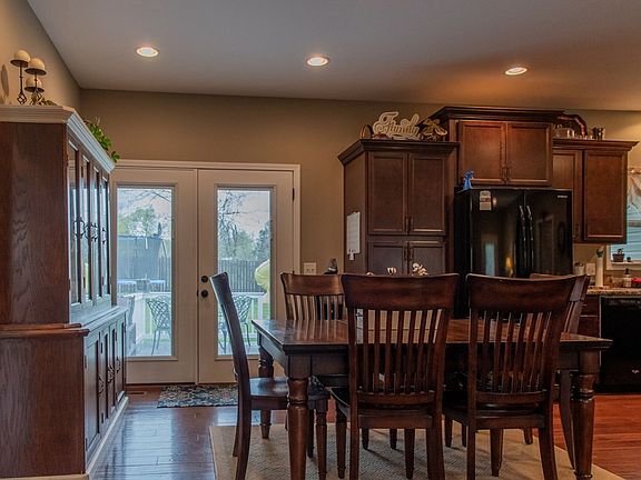 4th image of 3527 Bear Creek Ln