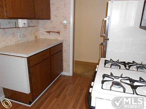 kitchen area.JPG
