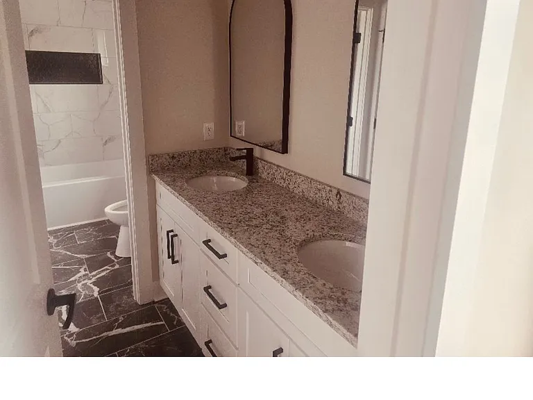 1818B Ashton Ave — Photo 6