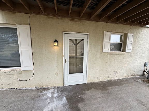 2nd image of 3607 Lark Cir APT E