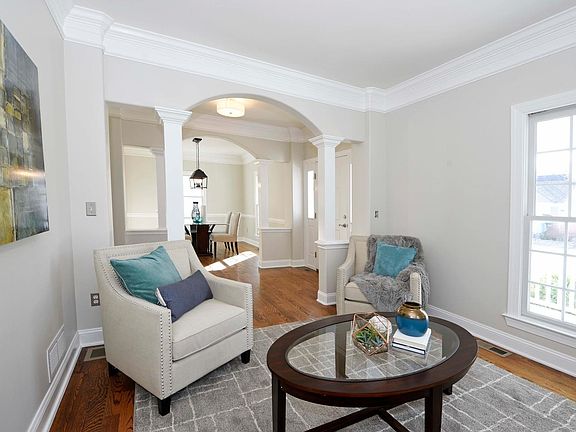 3rd image of 2642 Alton St
