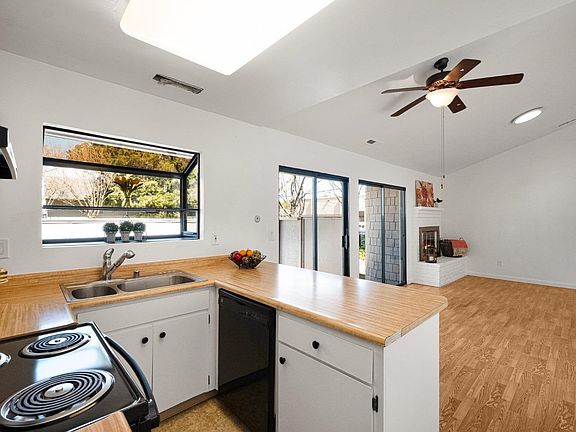 4th image of 2791 Mcbride Lane #132