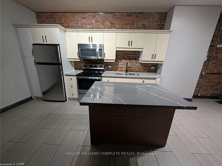 473 King St W #B — Photo 6