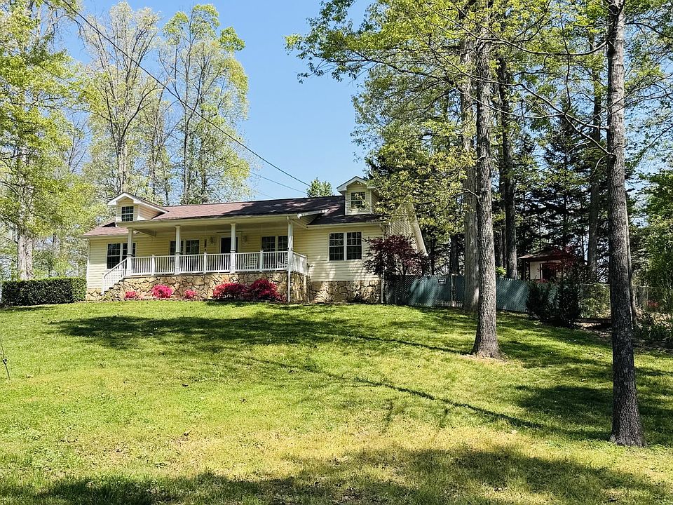 2nd image of 110 Forest Hills Dr