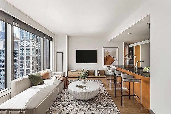 1st image of 8 Spruce St APT 15R