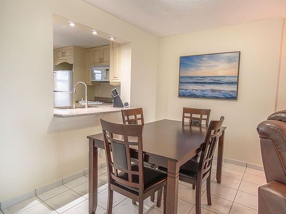 3rd image of 131 SE 3rd Avenue #608