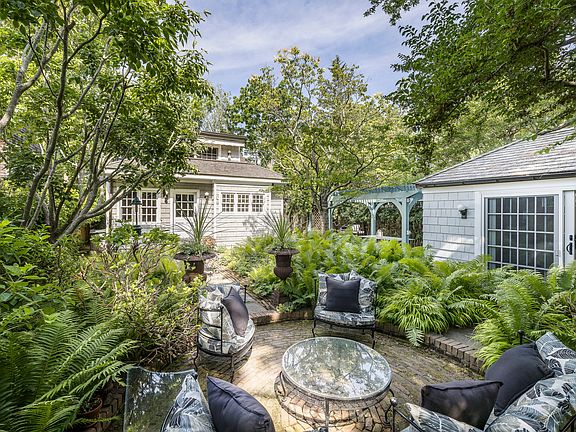 2nd image of 39 Garden St
