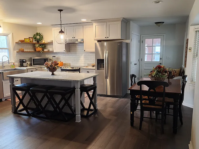 109 Buckingham Dr — Photo 3