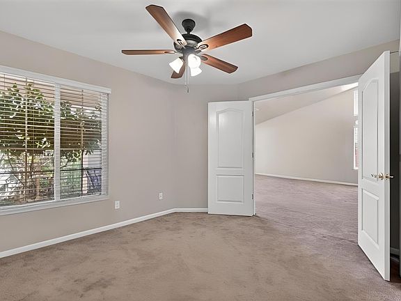 4th image of 1455 Meadowlark Way
