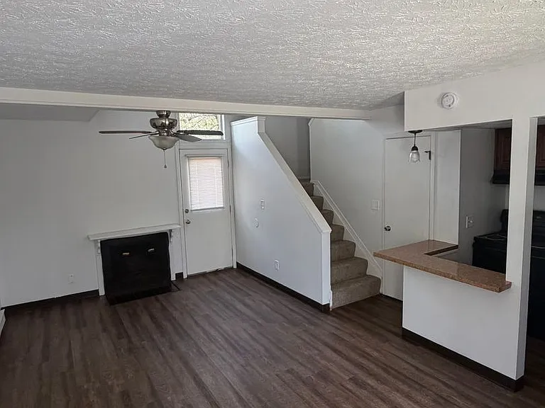 526 Tallmadge Rd — Photo 2