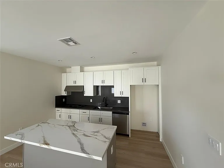 8603 Delco Ave — Photo 15