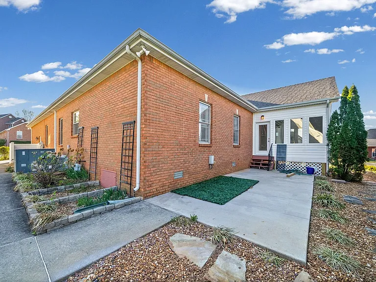 650 Appomattox Ct — Photo 31