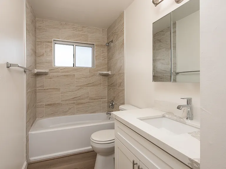 Los Robles Apartments — Photo 27
