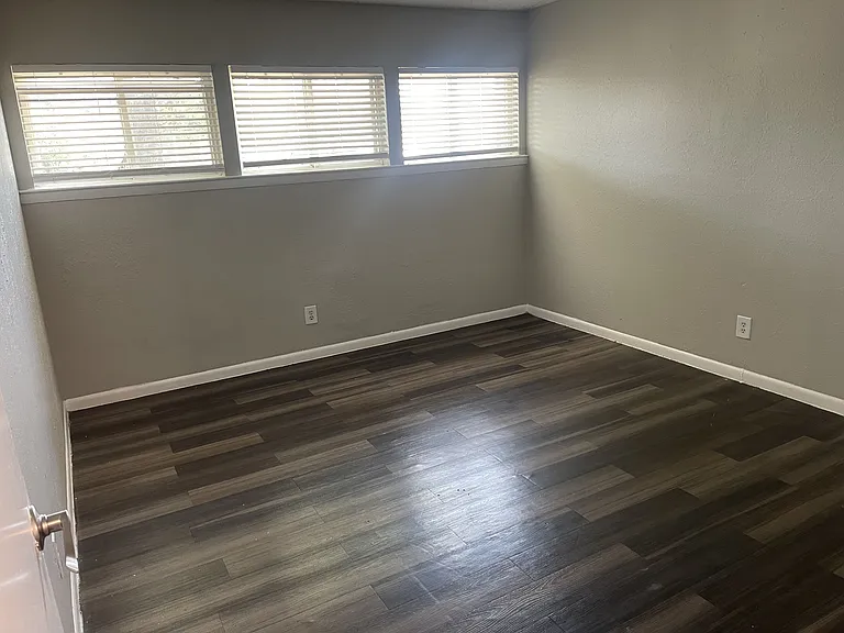 Avaya Garland Apartments — Photo 23