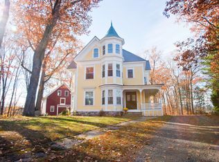 112 Hill St, Farmington, ME 04938