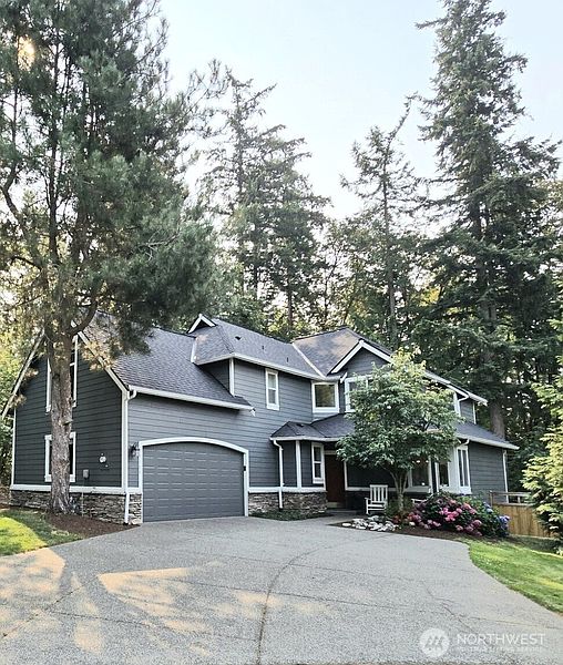 2nd image of 17304 Parkside Way SE