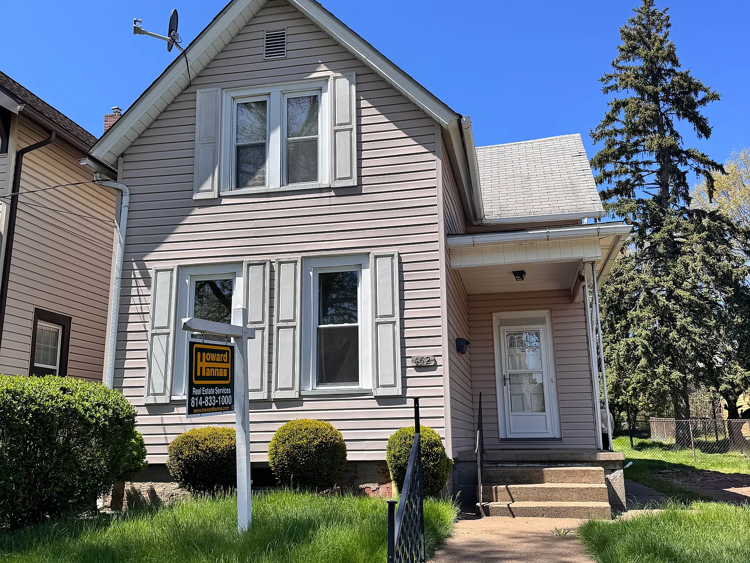 452 Stafford Ave — Photo 1