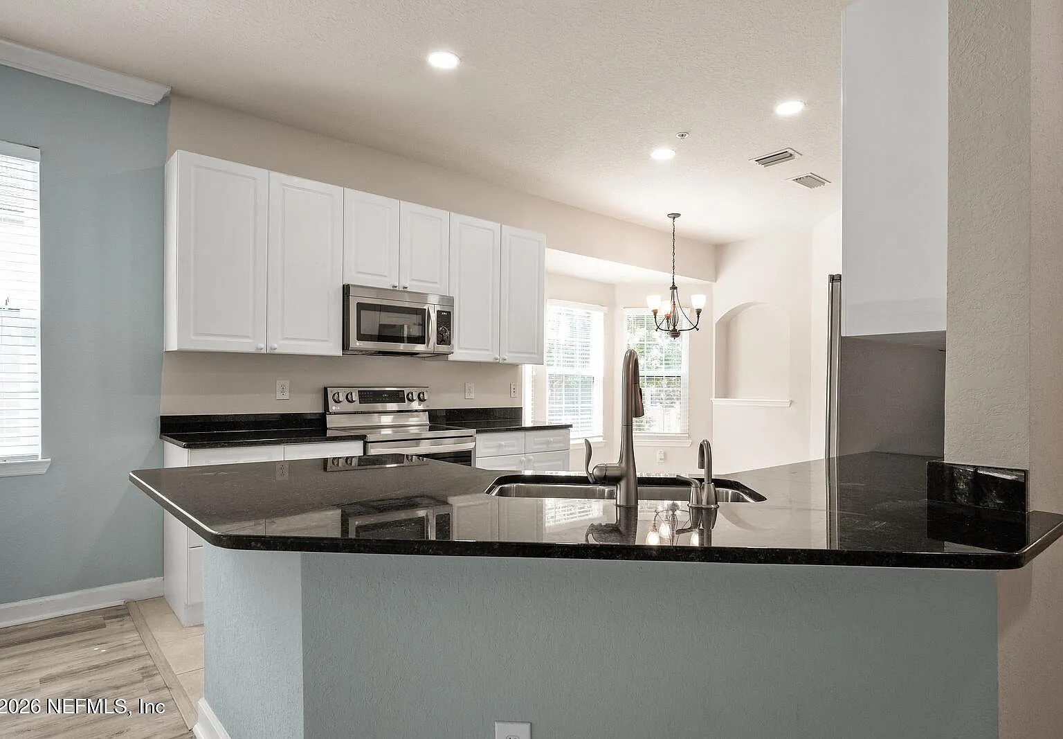 3 bed, 2.0 bath, 2043 sqft, $2,400 — Photo 1