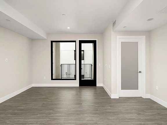 4th image of 5551 Bonner Ave #O205