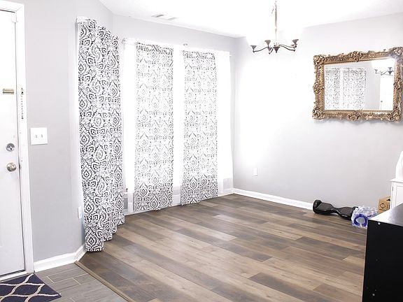 4th image of 130 Auburn Cir