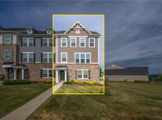 4049 Overview Dr, Canonsburg, PA 15317