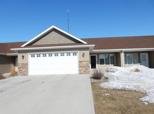 1468 48th Ave S, Grand Forks, ND 58201