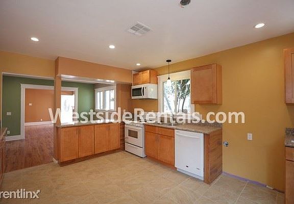3rd image of 5339 Fountain Ave