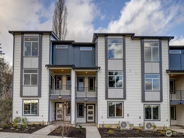 6722 NE 187th Street #106, Kenmore, WA 98028