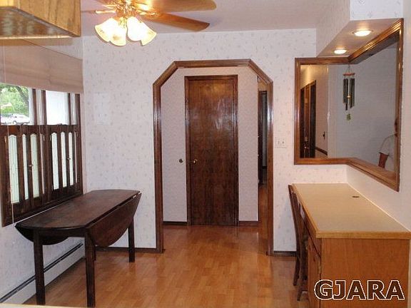 5th image of 610 E Indian Creek Dr
