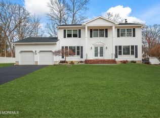 25 Jared Lane, Manalapan, NJ 07726