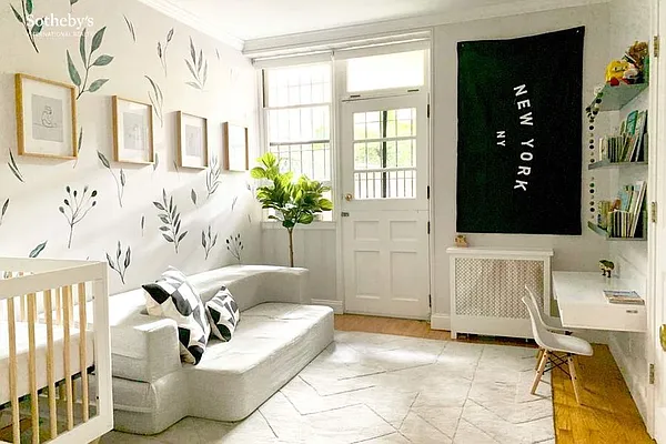 Rented by Sotheby's International Realty | media 42