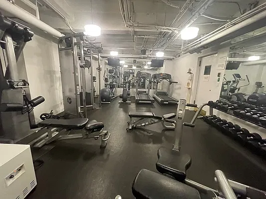 Sold by Manhattan Boutique Real Estate | media 12