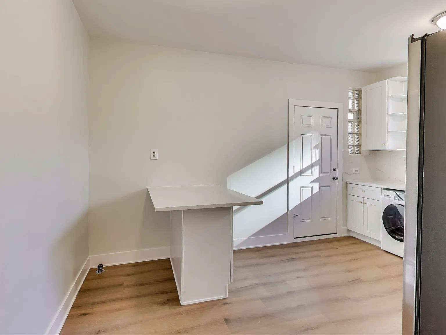 2 bed, 950 sqft, $1,950 — Photo 3
