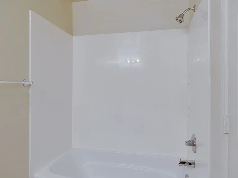 Bella Rosa Apartments — Photo 59