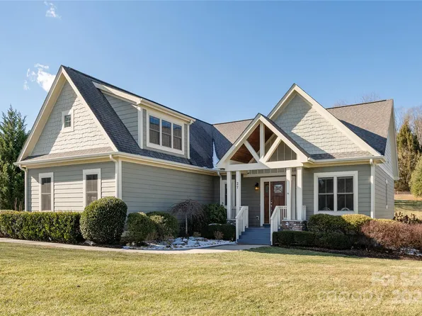 27 Lone Oak Dr, Mills River, NC 28759