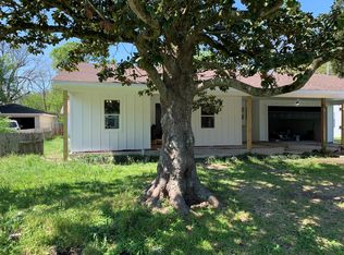 3125 Berry Ave, Groves, TX 77619