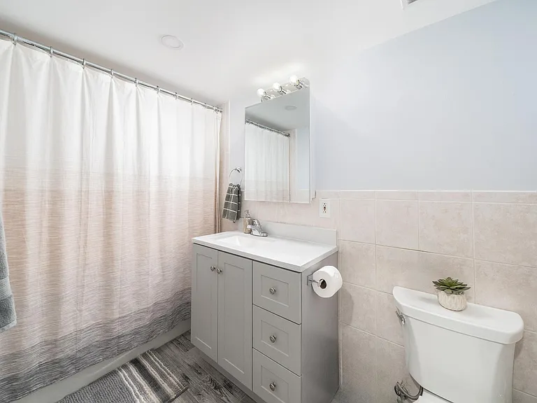 228 Bloomfield St #9 — Photo 7