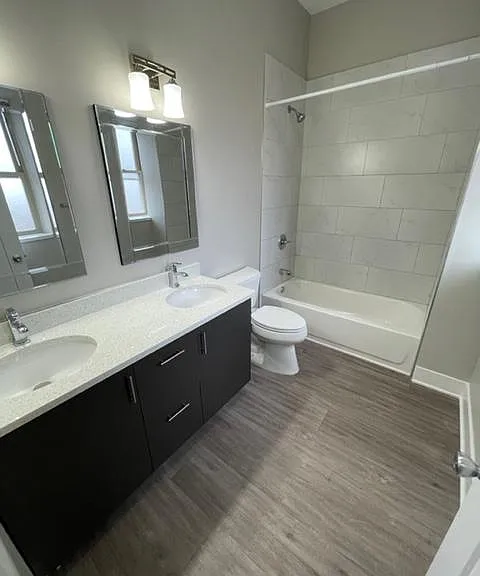 4834 S King Dr #3 — Photo 9