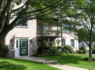 16 Bailey Ct APT C, Canton, MA 02021