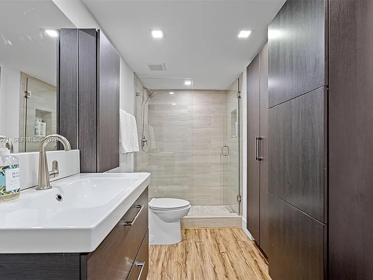 13953 Kendale Lakes Cir #608B — Photo 16