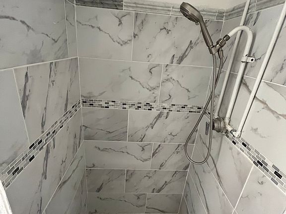 4th image of 115 NW 10th St APT 8