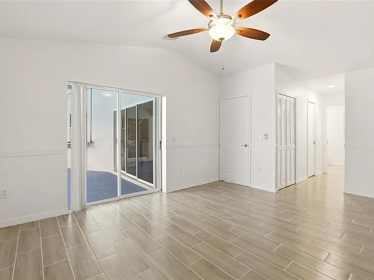 830 Columbia St — Photo 39